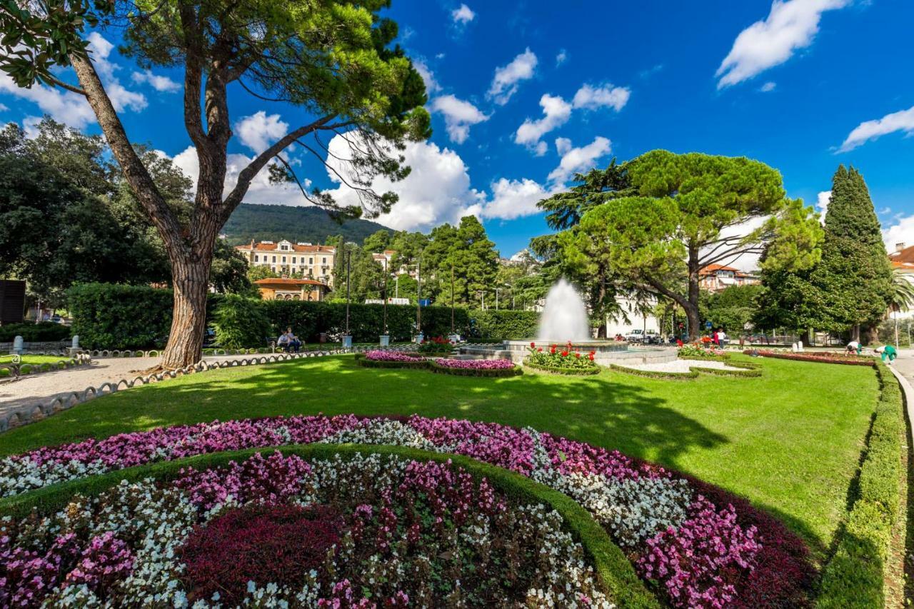 Apartment Maja Opatija With Free Private Parking And Lovely Sea View Terrace Eksteriør billede